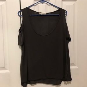 Shoulder cut out short sleeve top